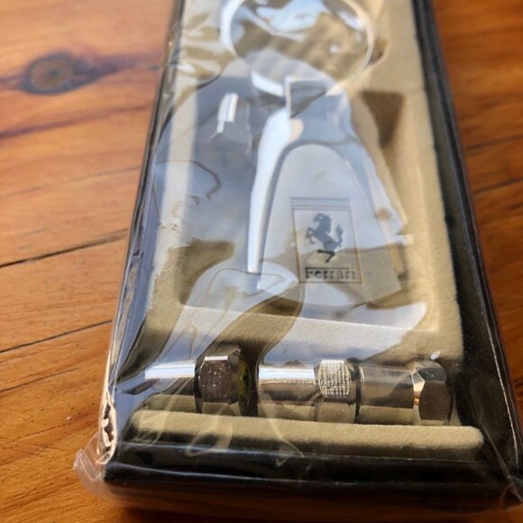 Ferrari Key Holder & 4 Decorative Valve Caps - Picture 4 of 6